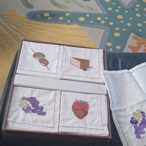 Embroidered Fruit and Dessert Napkins Set